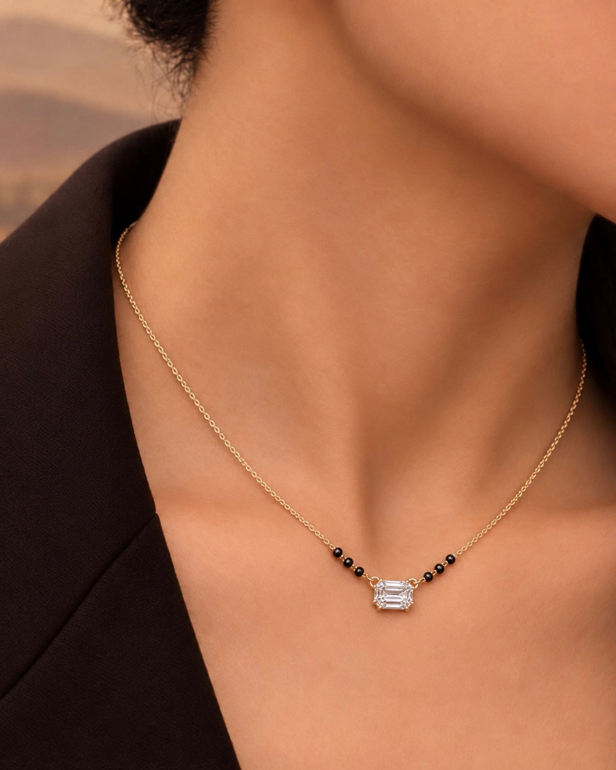 Mira Pendant Necklace